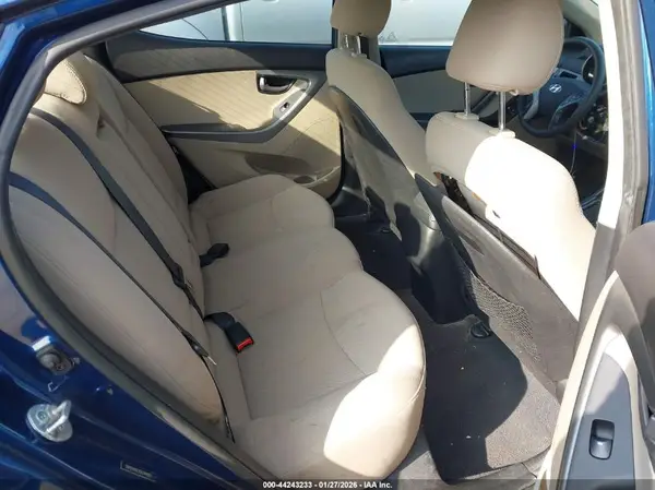 5NPDH4AE2GH744207 2016 HYUNDAI ELANTRA - Image 8