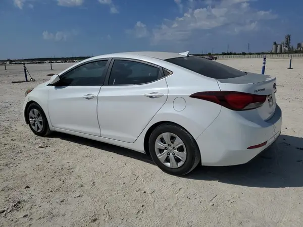 5NPDH4AE2GH744790 2016 HYUNDAI ELANTRA - Image 2