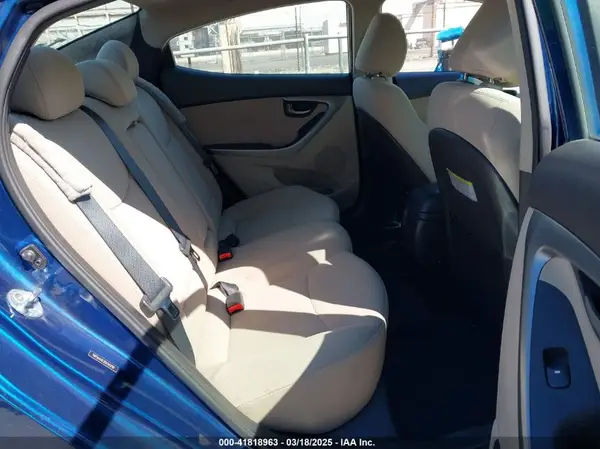 5NPDH4AE2GH745258 2016 HYUNDAI ELANTRA - Image 8