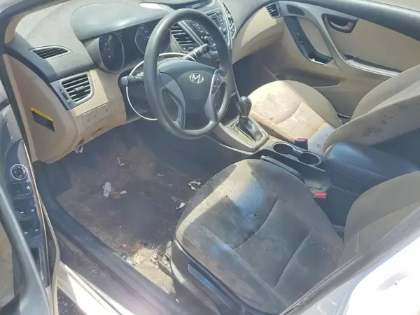 5NPDH4AE2GH745342 2016 HYUNDAI ELANTRA - Image 8