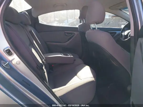 5NPDH4AE2GH745535 2016 HYUNDAI ELANTRA - Image 8