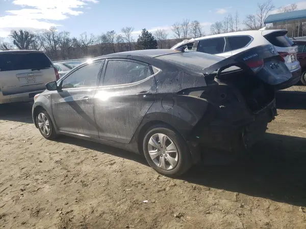 5NPDH4AE2GH747477 2016 HYUNDAI ELANTRA - Image 2