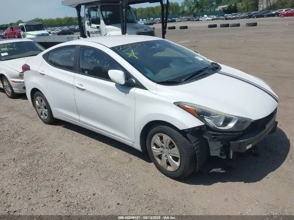 5NPDH4AE2GH748919 2016 HYUNDAI ELANTRA - Image 1