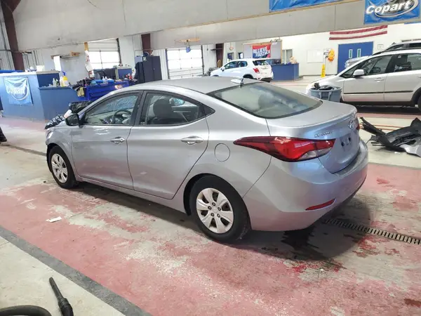 5NPDH4AE2GH749813 2016 HYUNDAI ELANTRA - Image 2