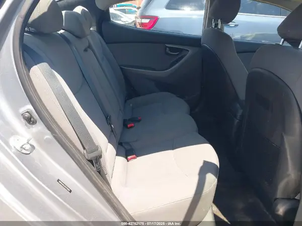 5NPDH4AE2GH750105 2016 HYUNDAI ELANTRA - Image 8