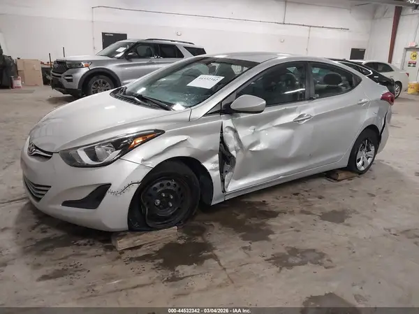 5NPDH4AE2GH750850 2016 HYUNDAI ELANTRA - Image 2