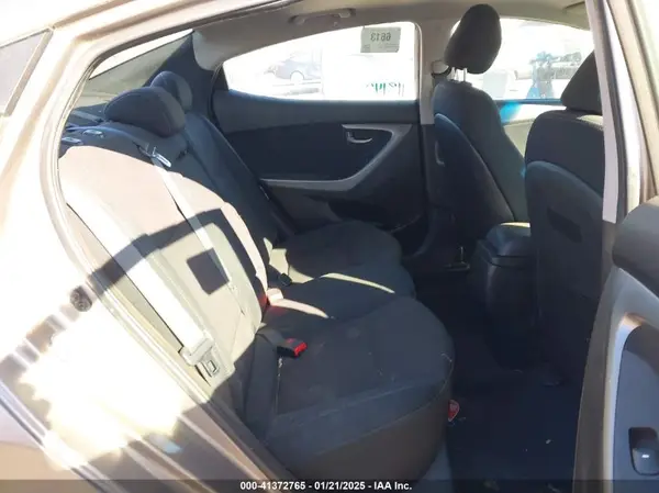 5NPDH4AE2GH753053 2016 HYUNDAI ELANTRA - Image 8