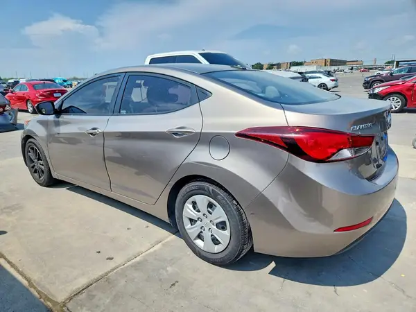 5NPDH4AE2GH753117 2016 HYUNDAI ELANTRA - Image 2