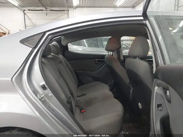 5NPDH4AE2GH754364 2016 HYUNDAI ELANTRA - Image 8