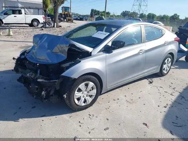 5NPDH4AE2GH755353 2016 HYUNDAI ELANTRA - Image 2