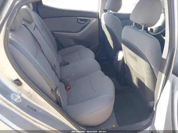 5NPDH4AE2GH755353 2016 HYUNDAI ELANTRA - Image 8