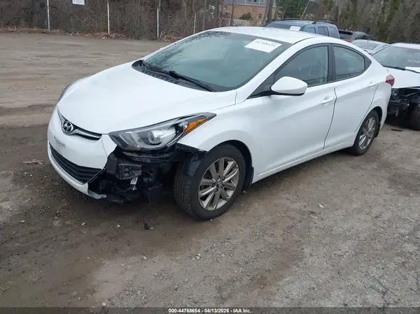 5NPDH4AE2GH755465 2016 HYUNDAI ELANTRA - Image 2