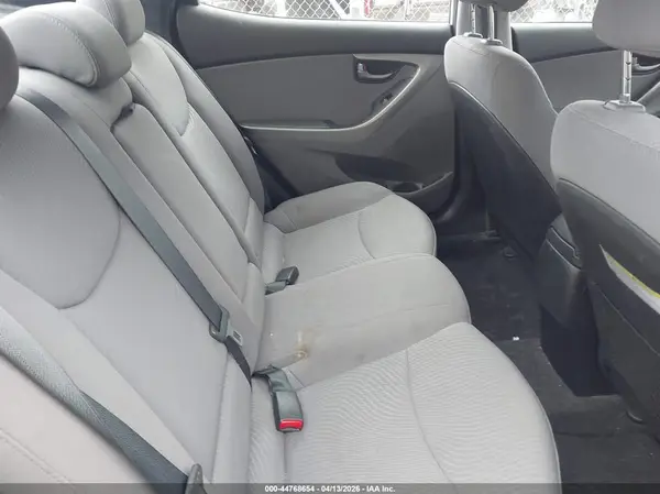 5NPDH4AE2GH755465 2016 HYUNDAI ELANTRA - Image 8