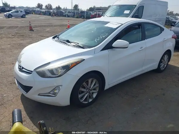 5NPDH4AE2GH757796 2016 HYUNDAI ELANTRA - Image 2
