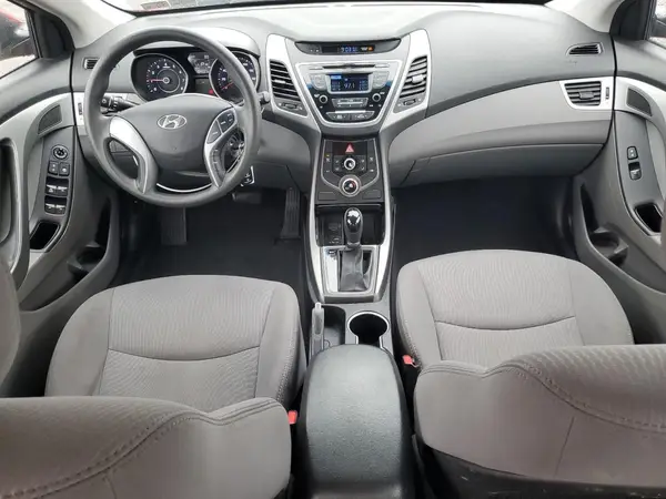 5NPDH4AE2GH757829 2016 HYUNDAI ELANTRA - Image 8