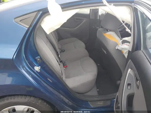 5NPDH4AE2GH758575 2016 HYUNDAI ELANTRA - Image 8