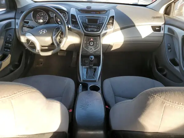 5NPDH4AE2GH759645 2016 HYUNDAI ELANTRA - Image 8