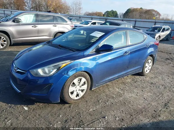 5NPDH4AE2GH762139 2016 HYUNDAI ELANTRA - Image 2