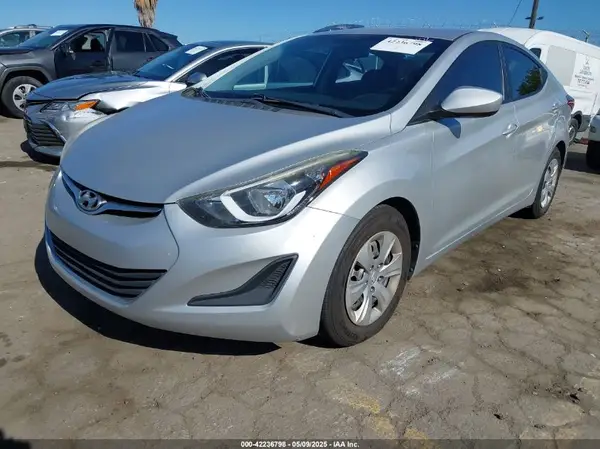 5NPDH4AE2GH762500 2016 HYUNDAI ELANTRA - Image 2