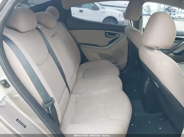 5NPDH4AE2GH764263 2016 HYUNDAI ELANTRA - Image 8
