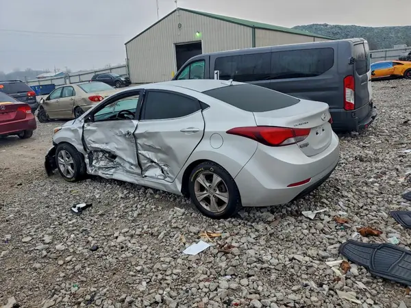 5NPDH4AE2GH765445 2016 HYUNDAI ELANTRA - Image 2