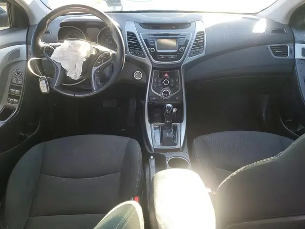 5NPDH4AE2GH765719 2016 HYUNDAI ELANTRA - Image 8