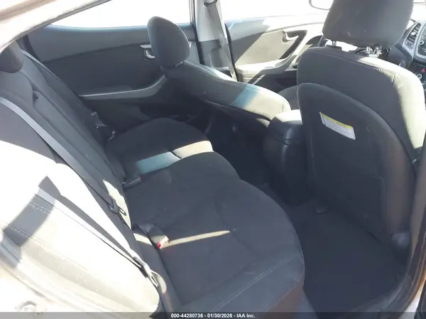 5NPDH4AE2GH766871 2016 HYUNDAI ELANTRA - Image 8