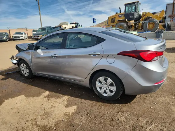 5NPDH4AE2GH769222 2016 HYUNDAI ELANTRA - Image 2