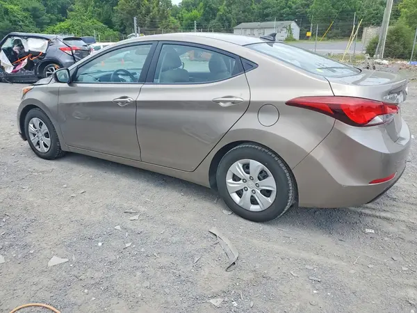 5NPDH4AE2GH771892 2016 HYUNDAI ELANTRA - Image 2