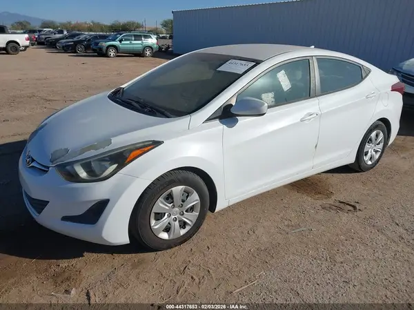 5NPDH4AE2GH772850 2016 HYUNDAI ELANTRA - Image 2