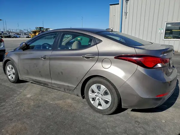 5NPDH4AE2GH773268 2016 HYUNDAI ELANTRA - Image 2