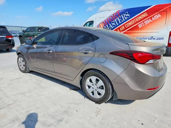 5NPDH4AE2GH774033 2016 HYUNDAI ELANTRA - Image 2