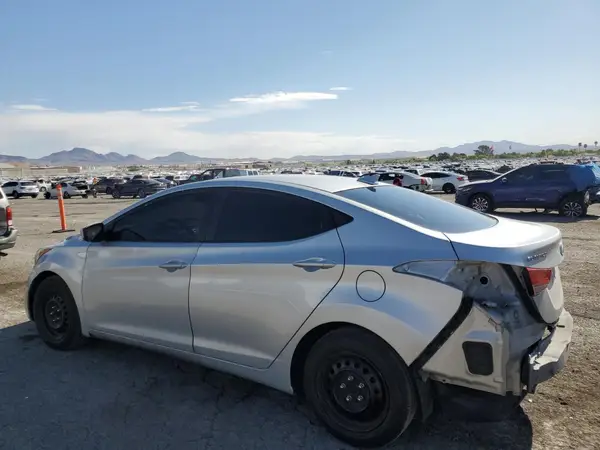 5NPDH4AE2GH774971 2016 HYUNDAI ELANTRA - Image 2