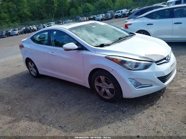 5NPDH4AE2GH775005 2016 HYUNDAI ELANTRA - Image 1