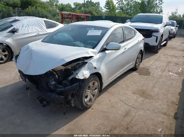 5NPDH4AE2GH775022 2016 HYUNDAI ELANTRA - Image 2