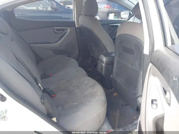 5NPDH4AE2GH775022 2016 HYUNDAI ELANTRA - Image 8