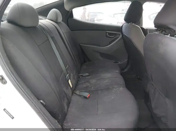5NPDH4AE2GH775344 2016 HYUNDAI ELANTRA - Image 8