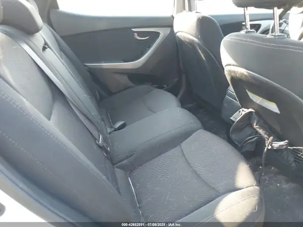 5NPDH4AE2GH776610 2016 HYUNDAI ELANTRA - Image 8