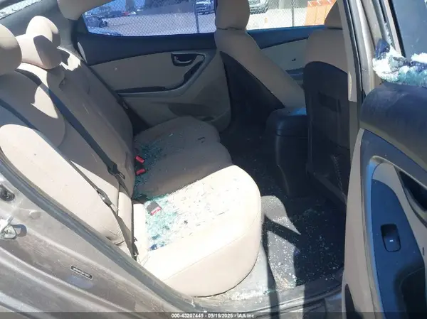 5NPDH4AE2GH776977 2016 HYUNDAI ELANTRA - Image 8