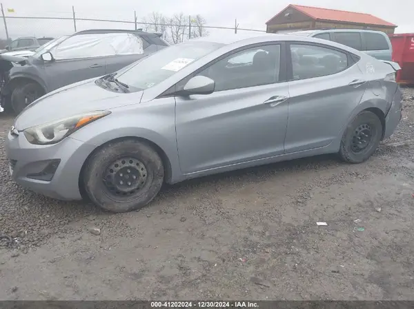 5NPDH4AE2GH780706 2016 HYUNDAI ELANTRA - Image 2