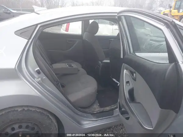5NPDH4AE2GH780706 2016 HYUNDAI ELANTRA - Image 8