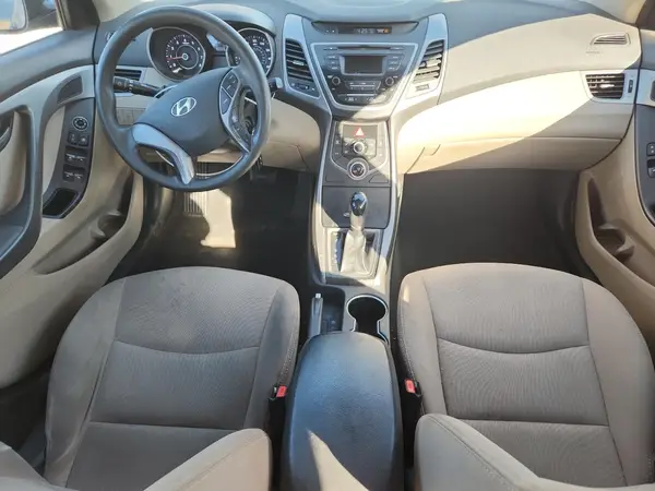 5NPDH4AE2GH780981 2016 HYUNDAI ELANTRA - Image 8