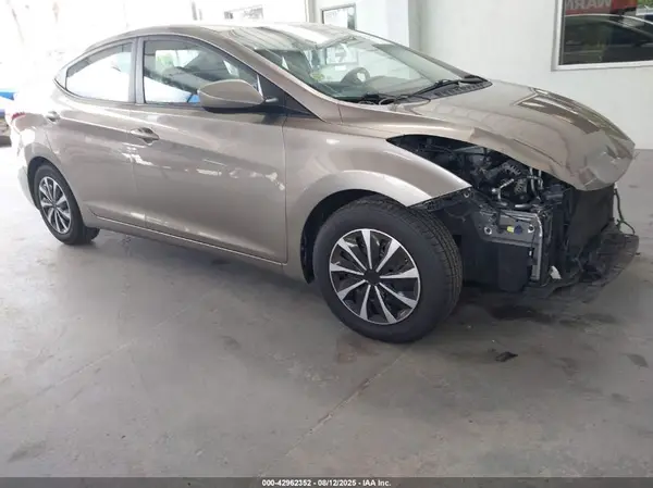 5NPDH4AE2GH781967 2016 HYUNDAI ELANTRA - Image 1
