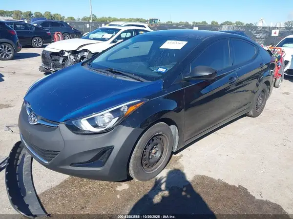 5NPDH4AE2GH782049 2016 HYUNDAI ELANTRA - Image 2