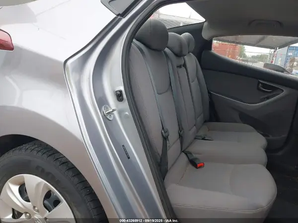 5NPDH4AE2GH782536 2016 HYUNDAI ELANTRA - Image 8
