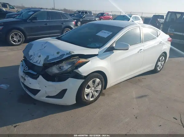 5NPDH4AE2GH783556 2016 HYUNDAI ELANTRA - Image 2