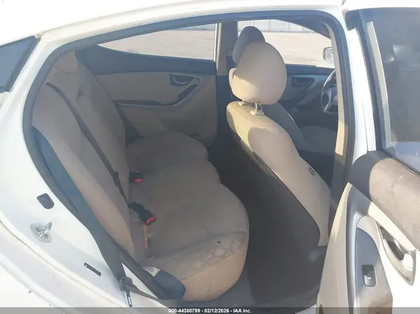 5NPDH4AE2GH783556 2016 HYUNDAI ELANTRA - Image 8