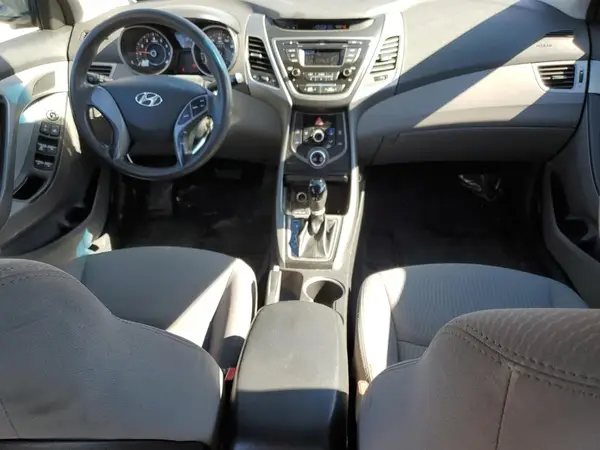 5NPDH4AE2GH783752 2016 HYUNDAI ELANTRA - Image 8