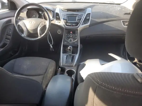 5NPDH4AE2GH784108 2016 HYUNDAI ELANTRA - Image 8