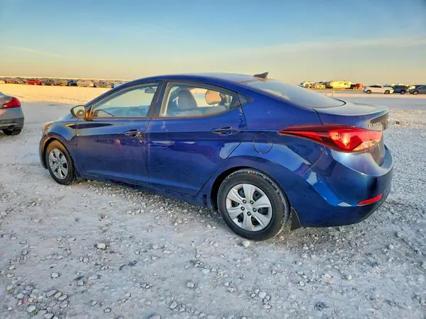 5NPDH4AE2GH785713 2016 HYUNDAI ELANTRA - Image 2